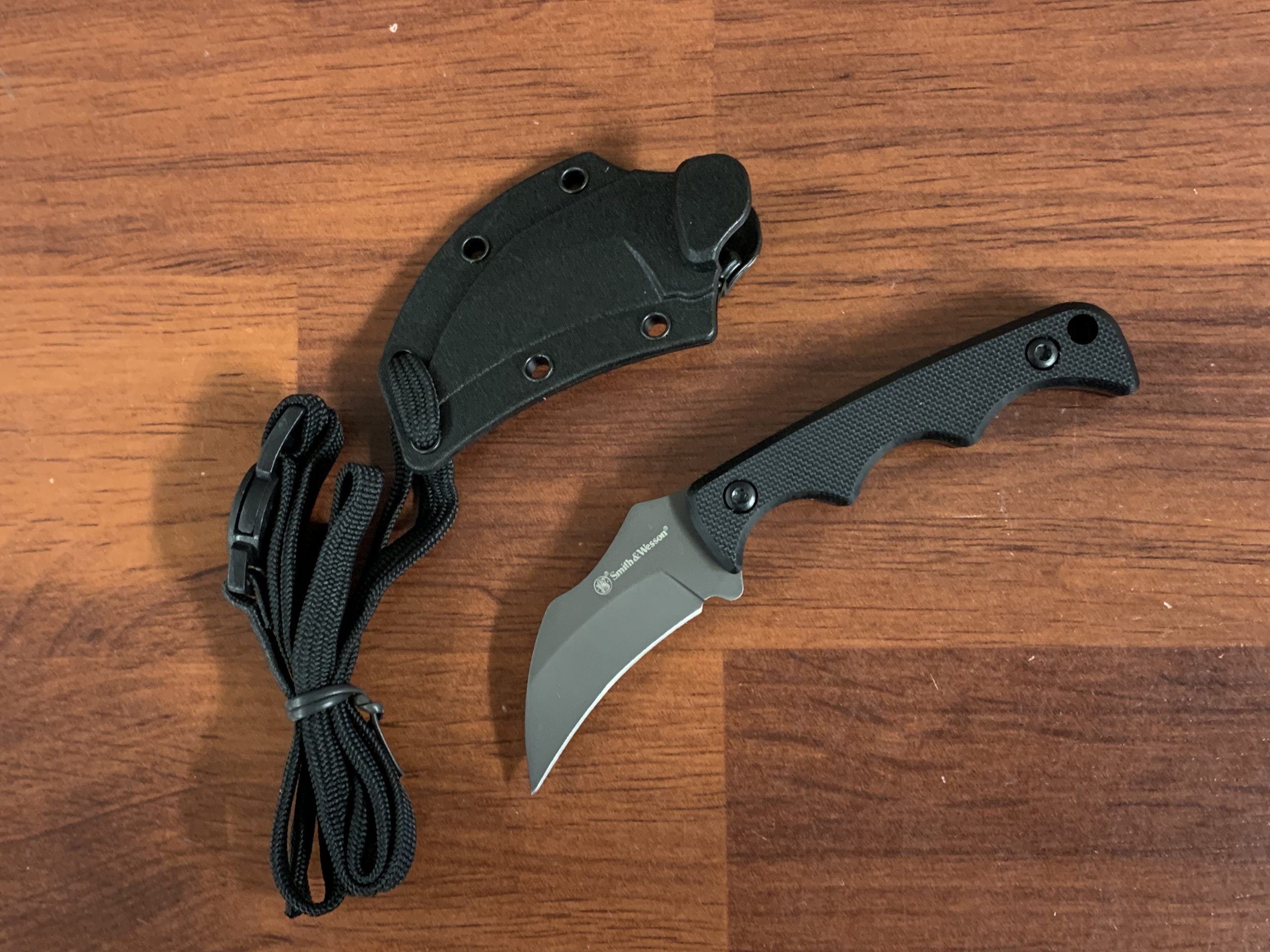 Smith & Wesson H.R.T. Neck Knife Karambit ‣ Blade Master